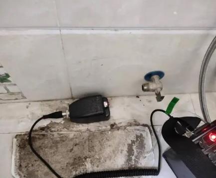 石嘴山屋顶漏水维修公司分享下卫生间漏水的危害及解决方法